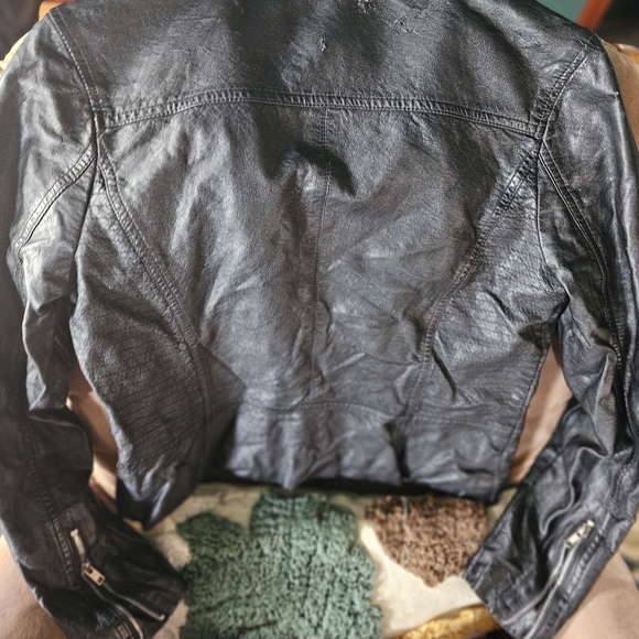 Womens Black Faux Leather Distressed Bomber Jacket Size Small Forever 21 - Picture 12 of 13